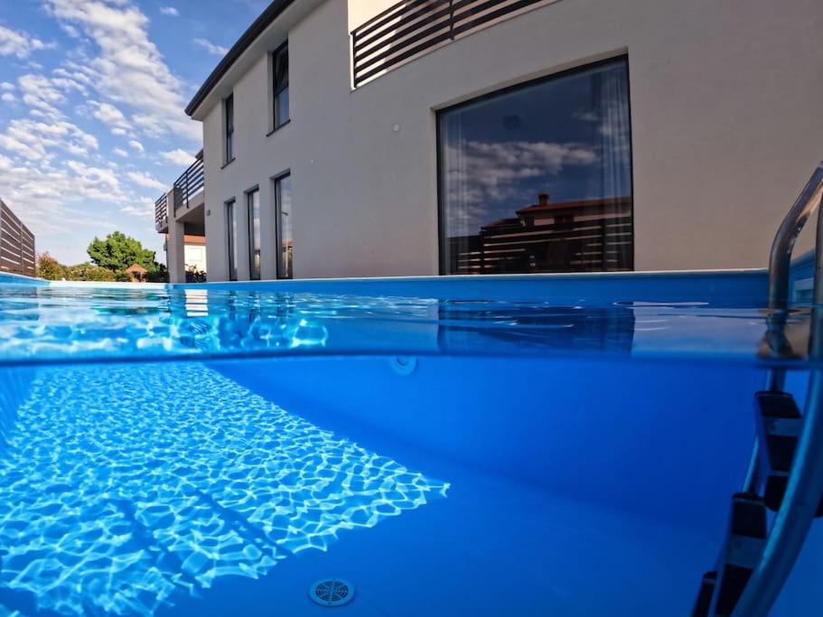 Marcante - Designer, Romantic Pool View Suite Porec Exterior photo