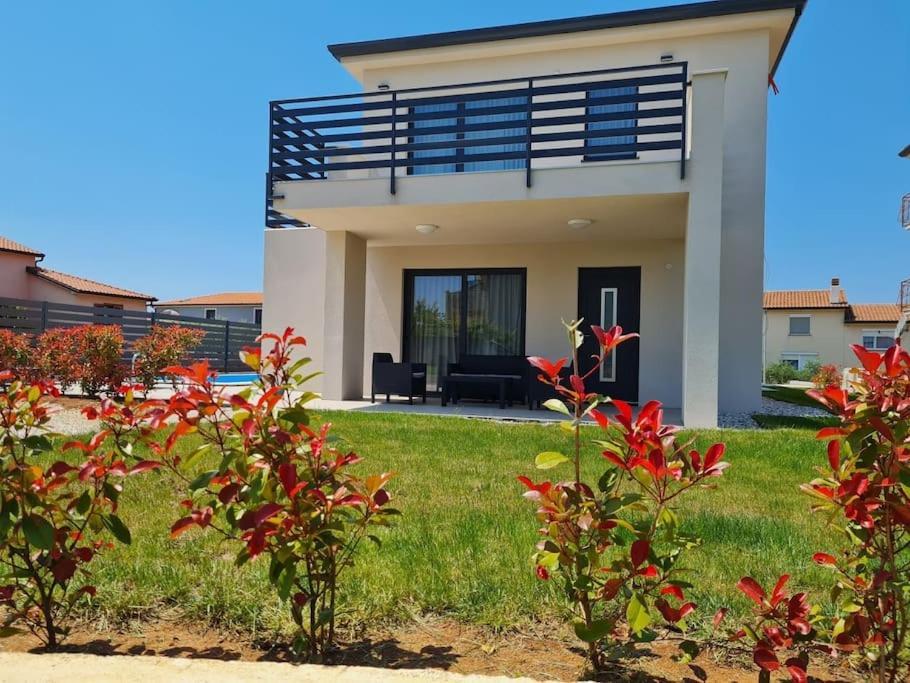 Marcante - Designer, Romantic Pool View Suite Porec Exterior photo